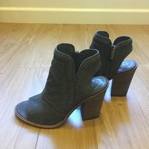 Vince Camuto Karinta booties in graystone, size 7